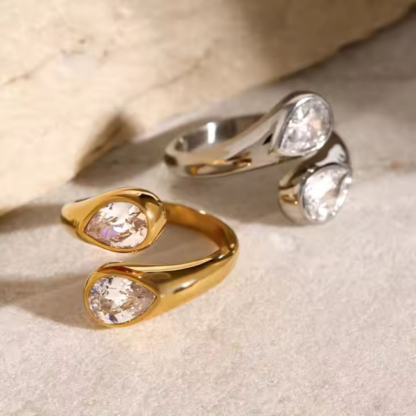 Criss Cross Finger Ring- 18kt Gold Plated - Adjustable