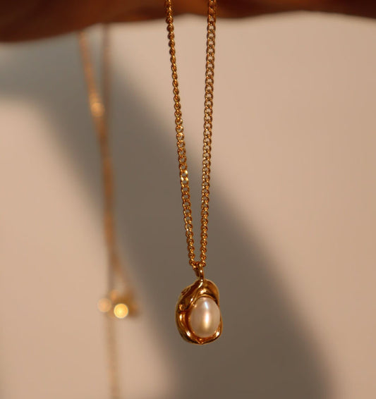 Embrace Necklace | Real Pearl